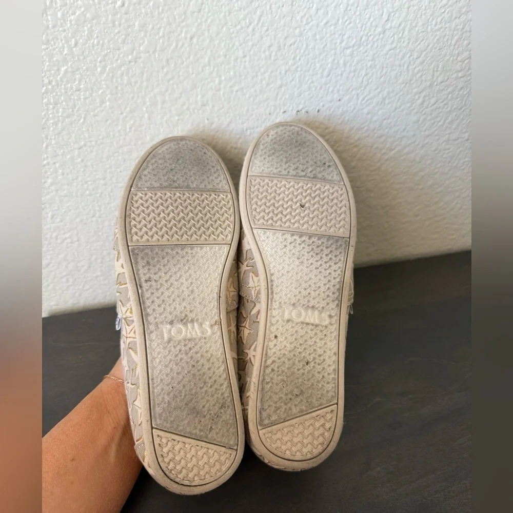 Toms Classic Starfish Women’s Slip-On Size 7